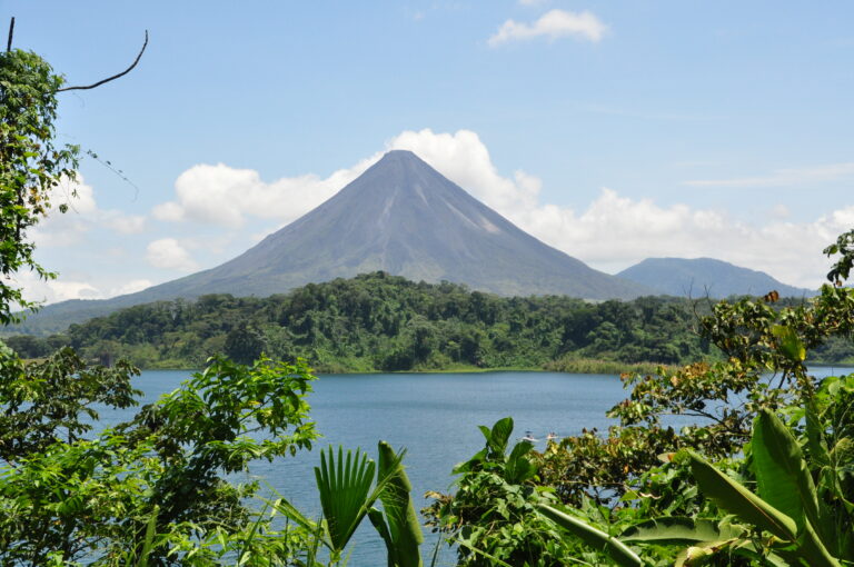 arenal-volcano_23587097874_o-3-768x510