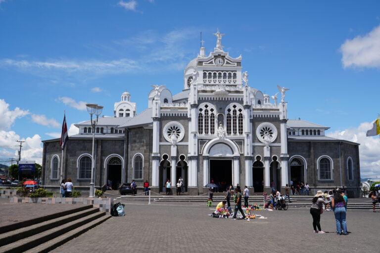 baslica-de-la-virgen-de-los-angeles-cartago_53951506252_o-2-768x512